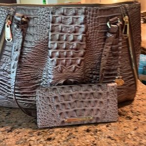 Brahmin purse and matching wallet gently used mint condition